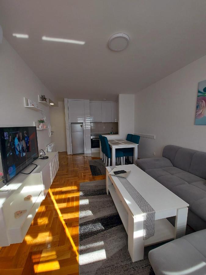Apartman Victoria Lukavica Exterior photo